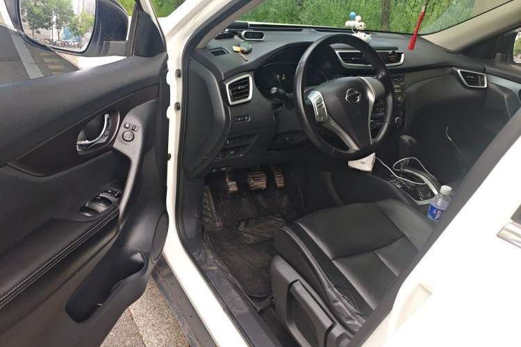 Used Nissan X-Trail 2014 2.0L CVT Comfort Edition 2WD Driver Seat