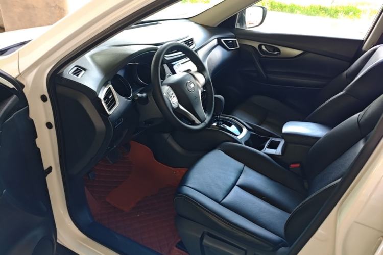 Used Nissan X-Trail 2014 2.0L CVT Comfort Edition 2WD Driver Seat