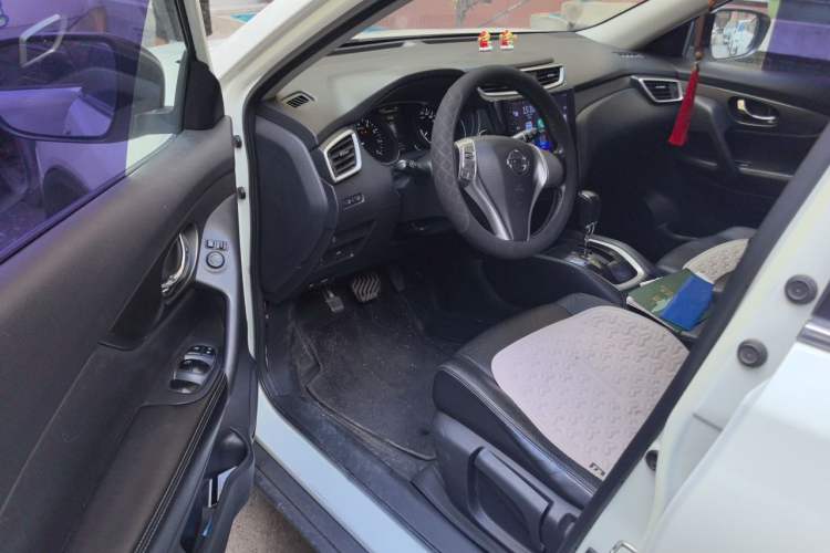 Used Nissan X-Trail 2014 2.0L CVT Comfort Edition 2WD Driver Seat