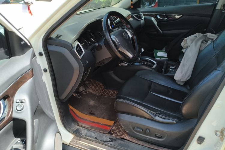 Used Nissan X-Trail 2014 2.5L CVT Ultimate Edition 4WD Driver Seat