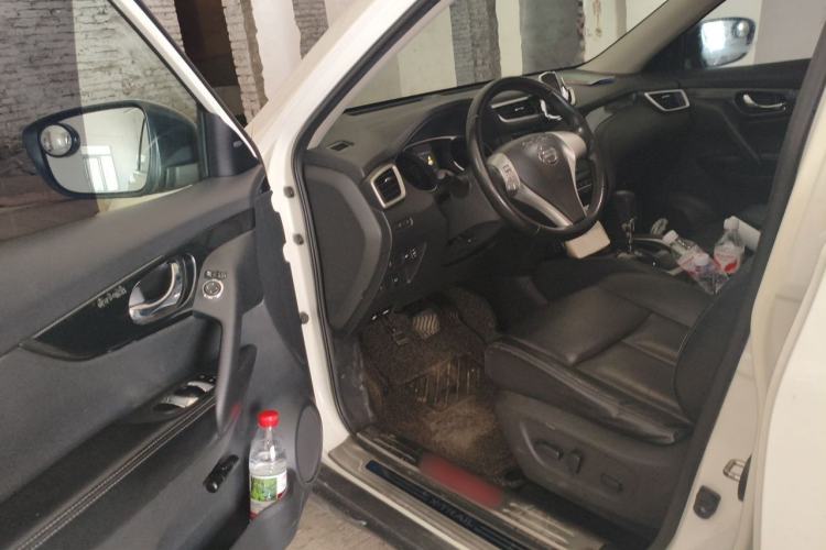 Used Nissan X-Trail 2014 2.5L CVT Luxury Edition 4WD Driver Seat