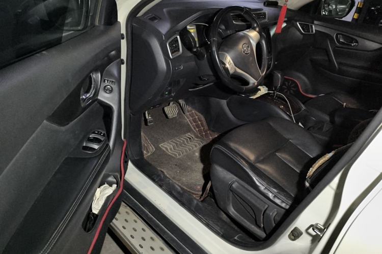 Used Nissan X-Trail 2014 2.0L CVT Comfort Edition 2WD Driver Seat