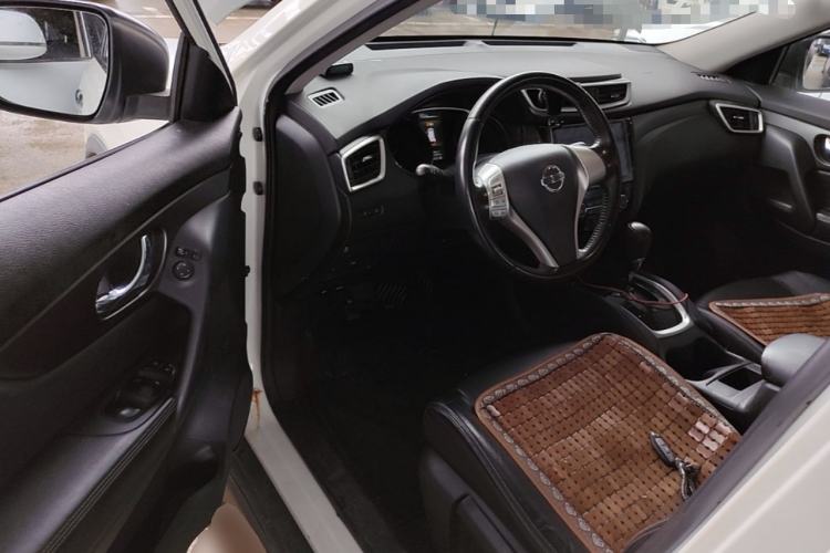 Used Nissan X-Trail 2014 2.0L CVT Comfort Edition 2WD Driver Seat