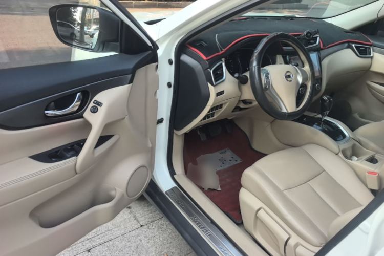 Used Nissan X-Trail 2014 2.0L CVT Comfort Edition 2WD Driver Seat