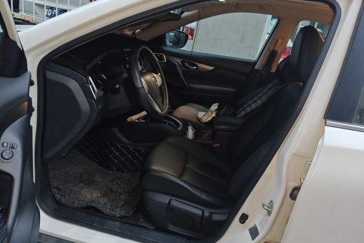 Used Nissan X-Trail 2014 2.0L CVT Comfort Edition 2WD Driver Seat