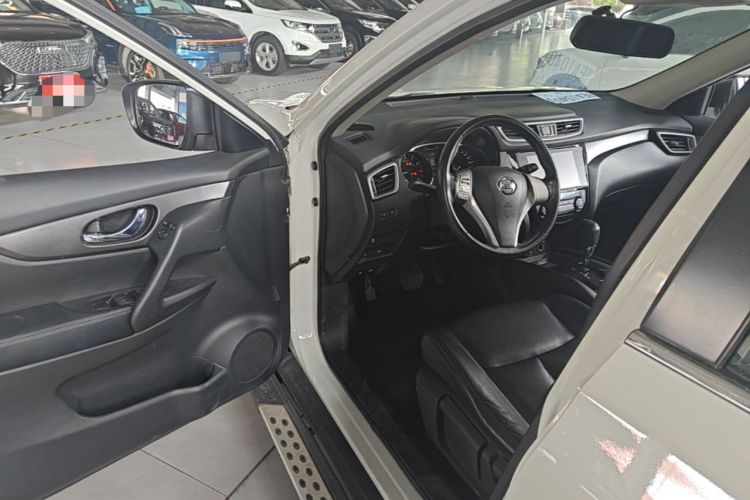 Used Nissan X-Trail 2014 2.0L CVT Comfort Edition 2WD Driver Seat