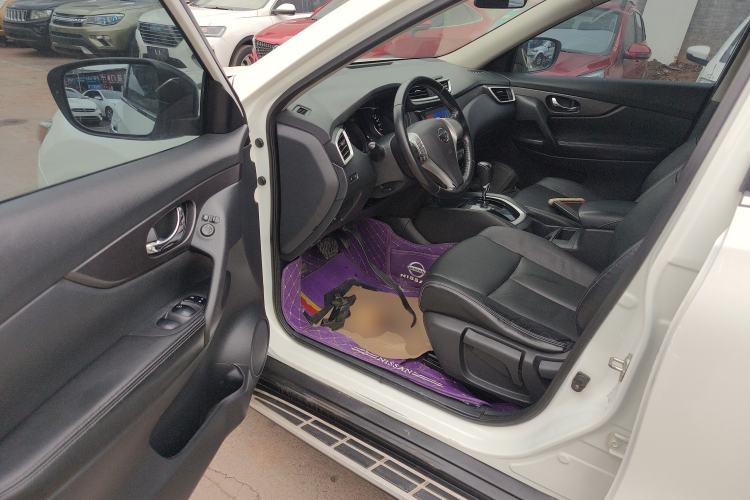 Used Nissan X-Trail 2014 2.0L CVT Comfort Edition 2WD Driver Seat