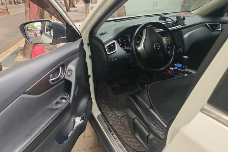 Used Nissan X-Trail 2014 2.0L CVT Comfort Edition 2WD Driver Seat