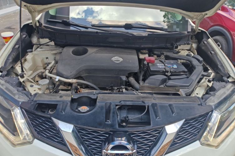 Used Nissan X-Trail 2014 2.5L CVT Luxury Edition 4WD Engine Bay