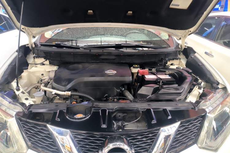Used Nissan X-Trail 2014 2.5L CVT Leading Edition 4WD Engine Bay