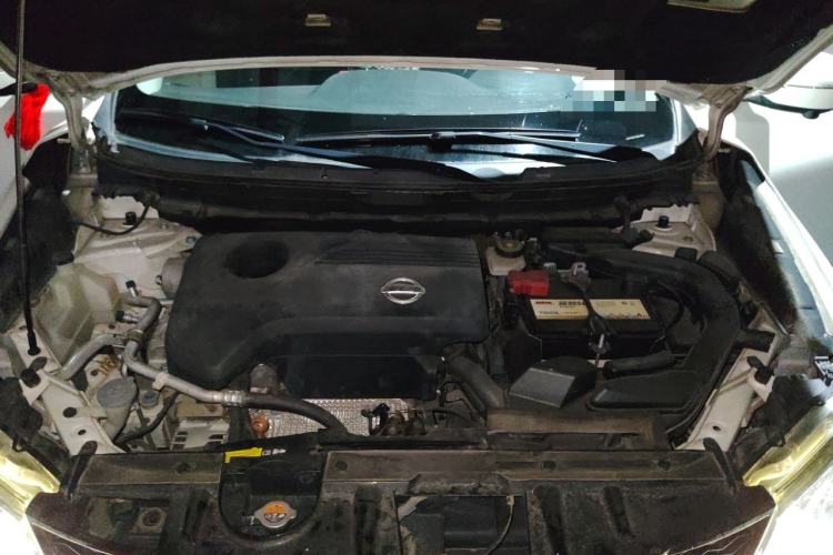 Used Nissan X-Trail 2014 2.5L CVT Luxury Edition 4WD Engine Bay
