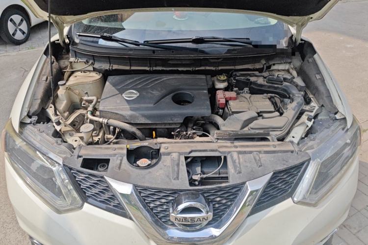 Used Nissan X-Trail 2014 2.0L CVT Comfort Edition 2WD Engine Bay