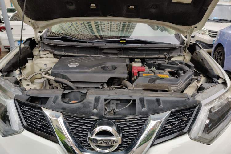 Used Nissan X-Trail 2014 2.0L CVT Comfort Edition 2WD Engine Bay