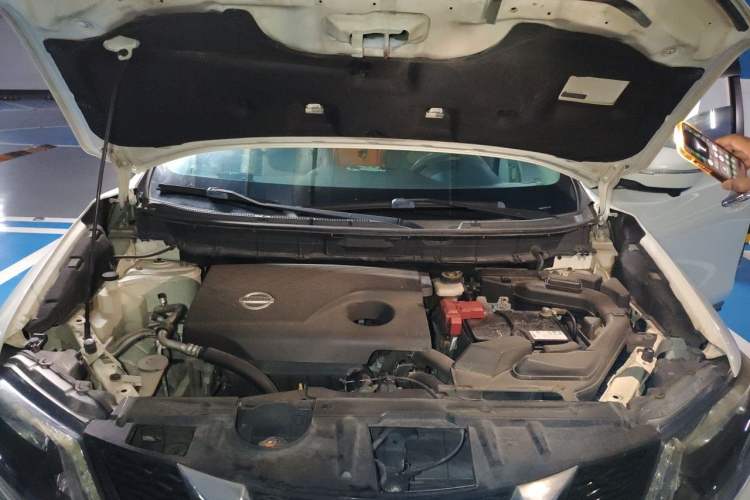 Used Nissan X-Trail 2014 2.0L CVT Comfort Edition 2WD Engine Bay