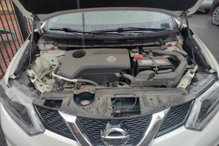 Used Nissan X-Trail 2014 2.5L CVT Luxury Edition 4WD Engine Bay