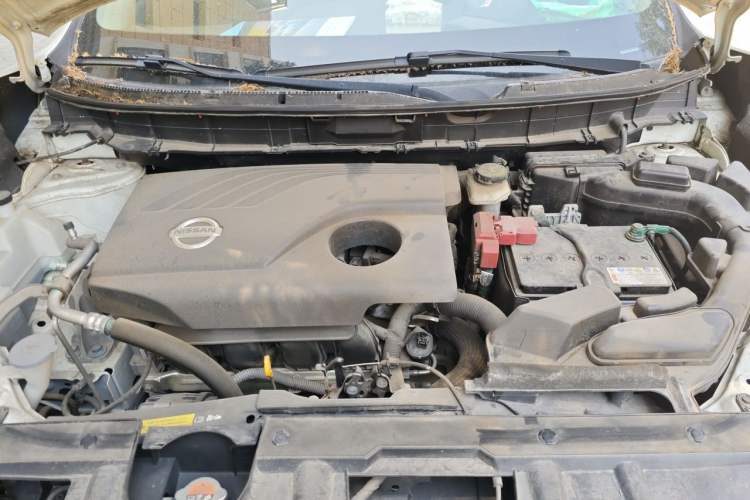 Used Nissan X-Trail 2014 2.0L CVT Comfort Edition 2WD Engine Bay