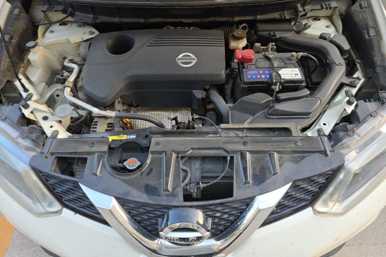 Used Nissan X-Trail 2014 2.5L CVT Leading Edition 4WD Engine Bay