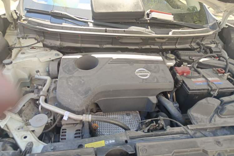 Used Nissan X-Trail 2014 2.5L CVT Leading Edition 4WD Engine Bay
