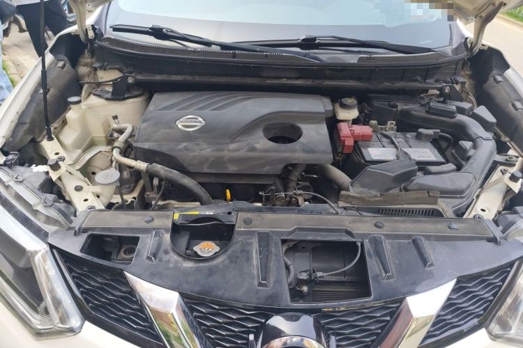 Used Nissan X-Trail 2014 2.0L CVT Comfort Edition 2WD Engine Bay