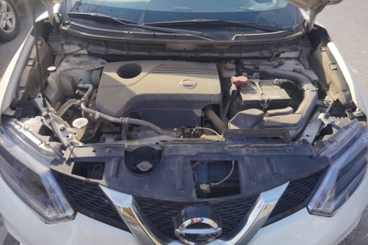 Used Nissan X-Trail 2014 2.5L CVT Luxury Edition 4WD Engine Bay