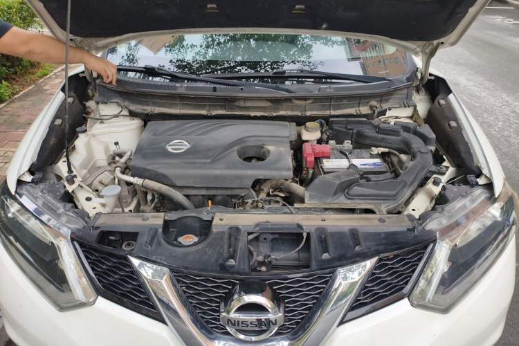 Used Nissan X-Trail 2014 2.0L CVT Comfort Edition 2WD Engine Bay