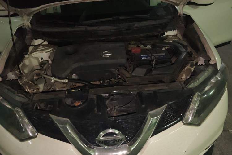 Used Nissan X-Trail 2014 2.5L CVT Leading Edition 4WD Engine Bay