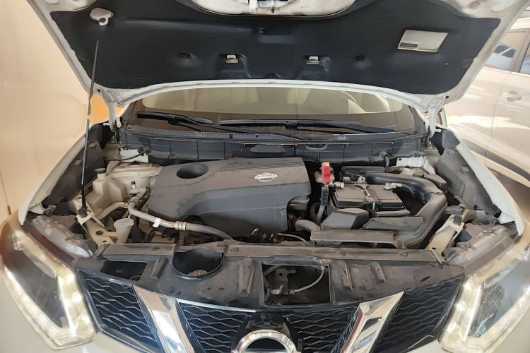 Used Nissan X-Trail 2014 2.5L CVT Luxury Edition 4WD Engine Bay