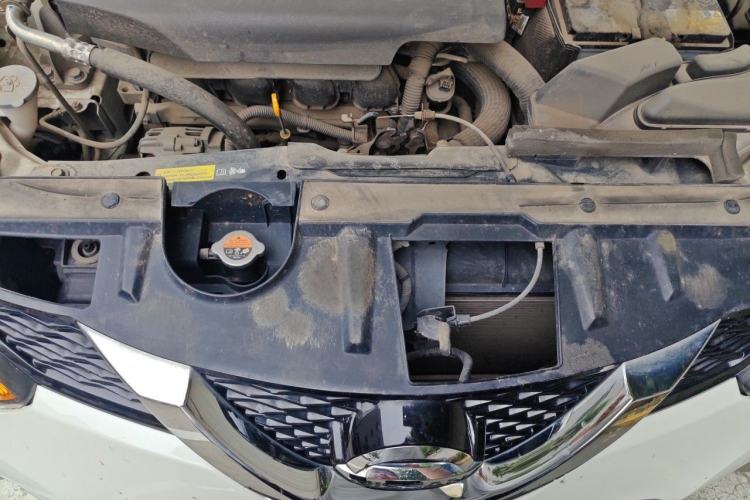 Used Nissan X-Trail 2014 2.0L CVT Comfort Edition 2WD Engine Bay