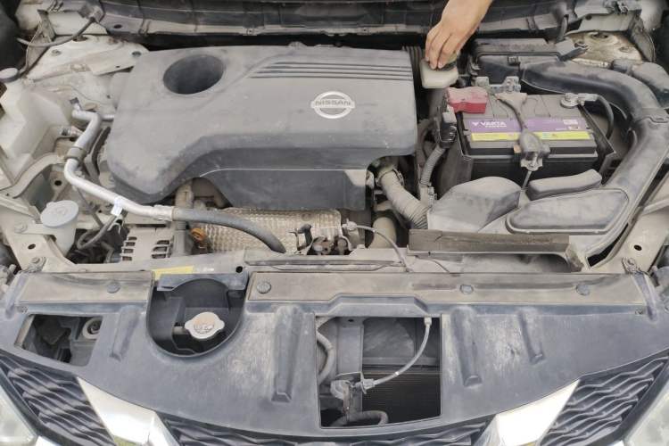 Used Nissan X-Trail 2014 2.5L CVT Ultimate Edition 4WD Engine Bay