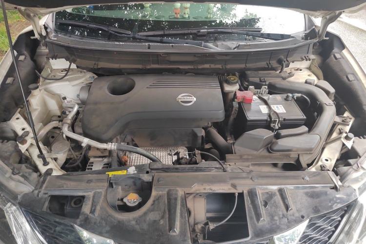 Used Nissan X-Trail 2014 2.5L CVT Luxury Edition 4WD Engine Bay