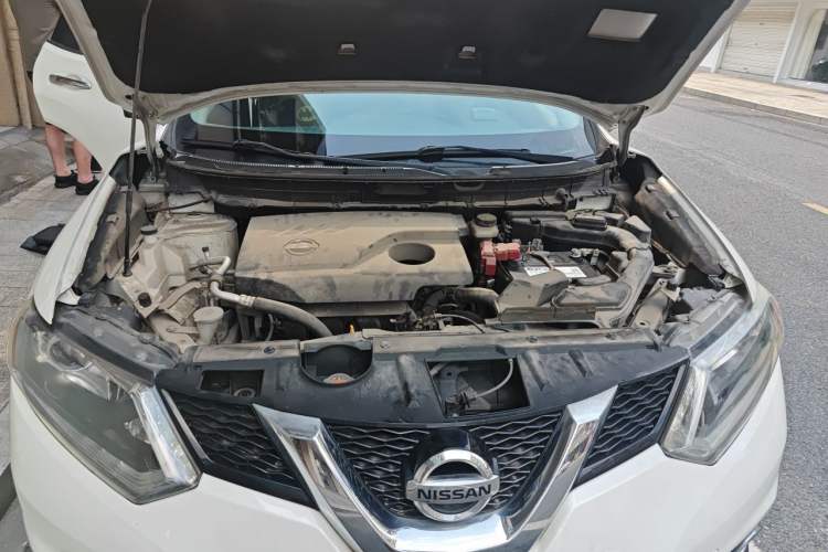 Used Nissan X-Trail 2014 2.0L CVT Comfort Edition 2WD Engine Bay