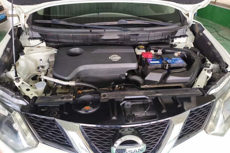 Used Nissan X-Trail 2014 2.5L CVT Luxury Edition 4WD Engine Bay