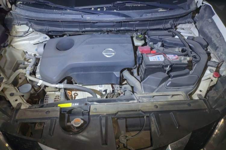 Used Nissan X-Trail 2014 2.5L CVT Luxury Edition 4WD Engine Bay