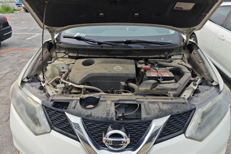 Used Nissan X-Trail 2014 2.5L CVT Luxury Edition 4WD Engine Bay