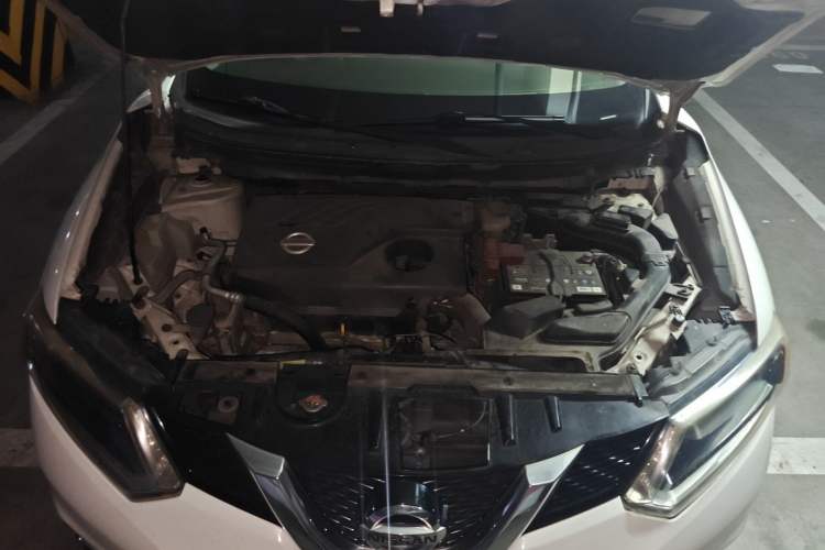 Used Nissan X-Trail 2014 2.0L CVT Comfort Edition 2WD Engine Bay
