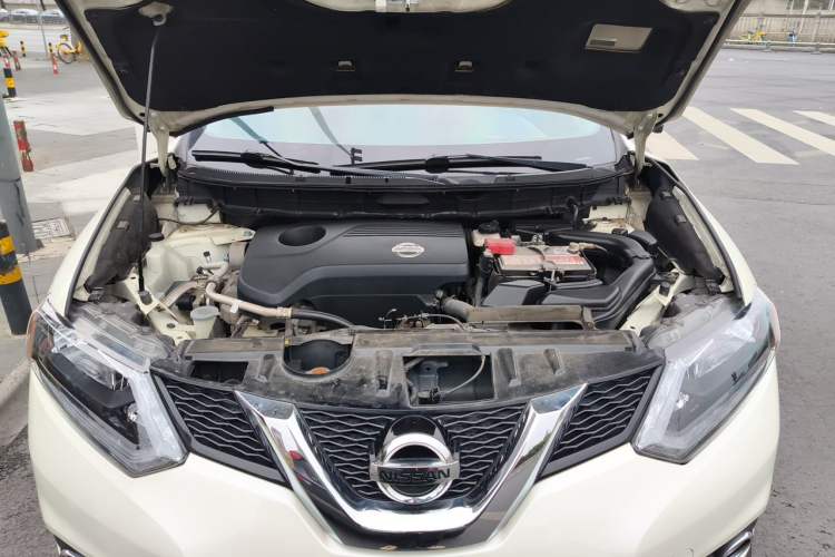 Used Nissan X-Trail 2014 2.5L CVT Luxury Edition 4WD Engine Bay