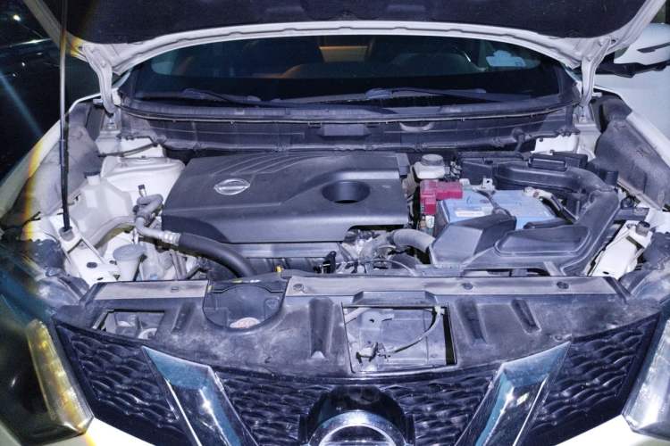 Used Nissan X-Trail 2014 2.0L CVT Comfort Edition 2WD Engine Bay