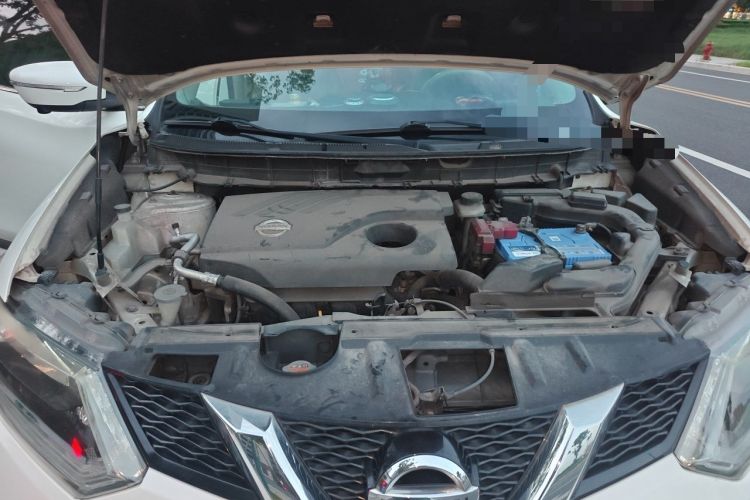 Used Nissan X-Trail 2014 2.0L CVT Comfort Edition 2WD Engine Bay