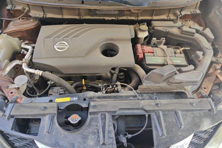 Used Nissan X-Trail 2014 2.0L CVT Comfort Edition 2WD Engine Bay
