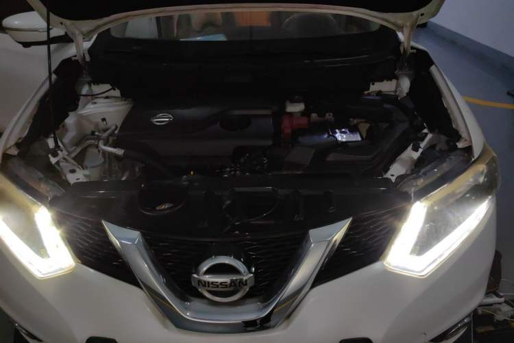 Used Nissan X-Trail 2014 2.0L CVT Comfort Edition 2WD Engine Bay