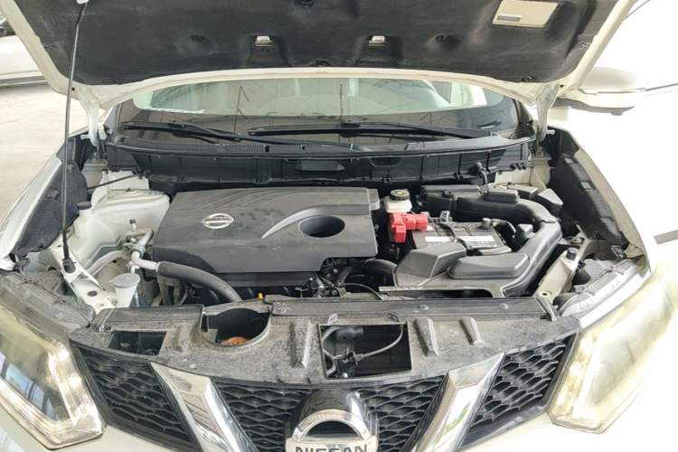 Used Nissan X-Trail 2014 2.0L CVT Comfort Edition 2WD Engine Bay
