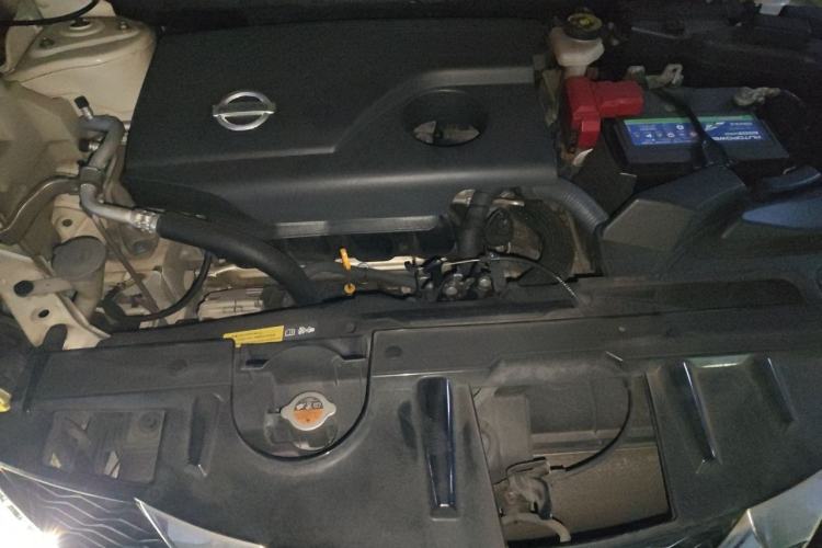 Used Nissan X-Trail 2014 2.0L CVT Comfort Edition 2WD Engine Bay