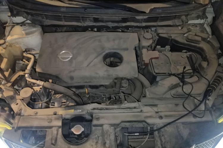 Used Nissan X-Trail 2014 2.0L CVT Comfort Edition 2WD Engine Bay