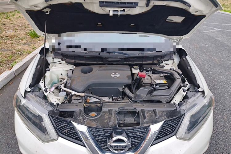 Used Nissan X-Trail 2014 2.5L CVT Leading Edition 4WD Engine Bay