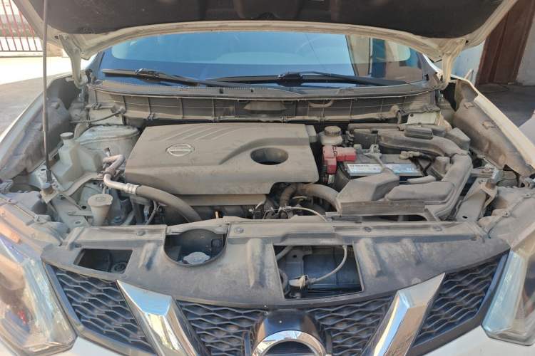 Used Nissan X-Trail 2014 2.0L CVT Comfort Edition 2WD Engine Bay