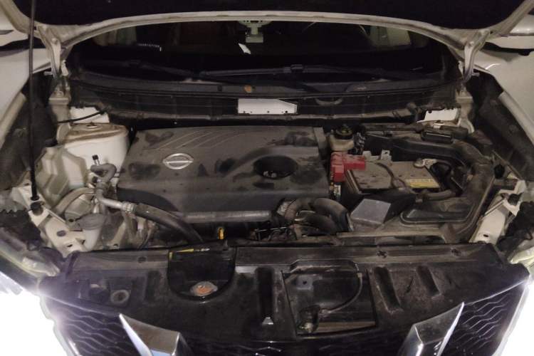 Used Nissan X-Trail 2014 2.0L CVT Comfort Edition 2WD Engine Bay
