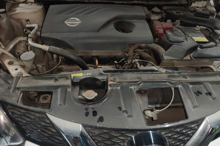 Used Nissan X-Trail 2014 2.0L CVT Comfort Edition 2WD Engine Bay