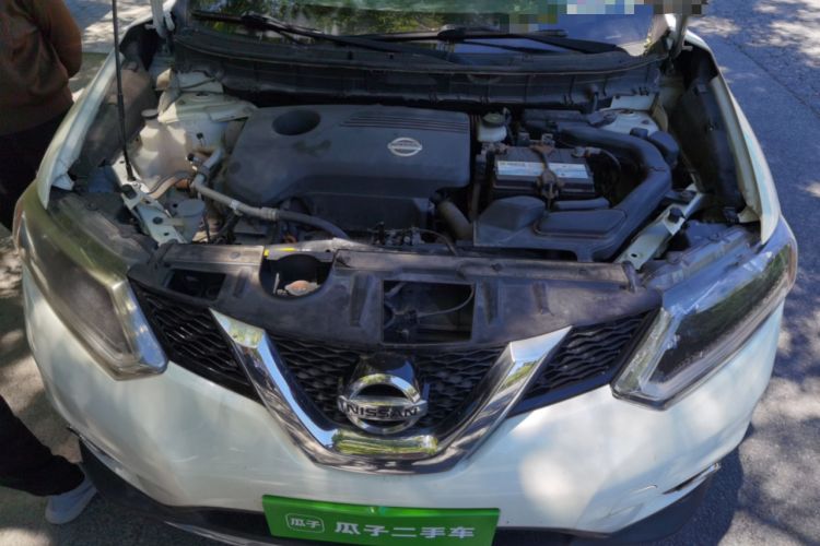 Used Nissan X-Trail 2014 2.5L CVT Leading Edition 4WD Engine Bay