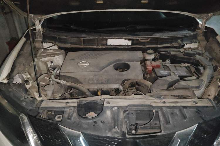 Used Nissan X-Trail 2014 2.0L CVT Comfort Edition 2WD Engine Bay