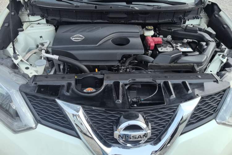 Used Nissan X-Trail 2014 2.0L CVT Comfort Edition 2WD Engine Bay